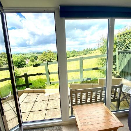 A Secluded Self Contained Country Suite With A View - Parking, Easy Access To Bath Коршам Екстериор снимка